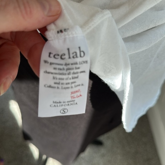 Frank and Eileen Tee Lab SS White Wide Vneck, 100% Cotton, Like New, Made in USA - Picture 8 of 9